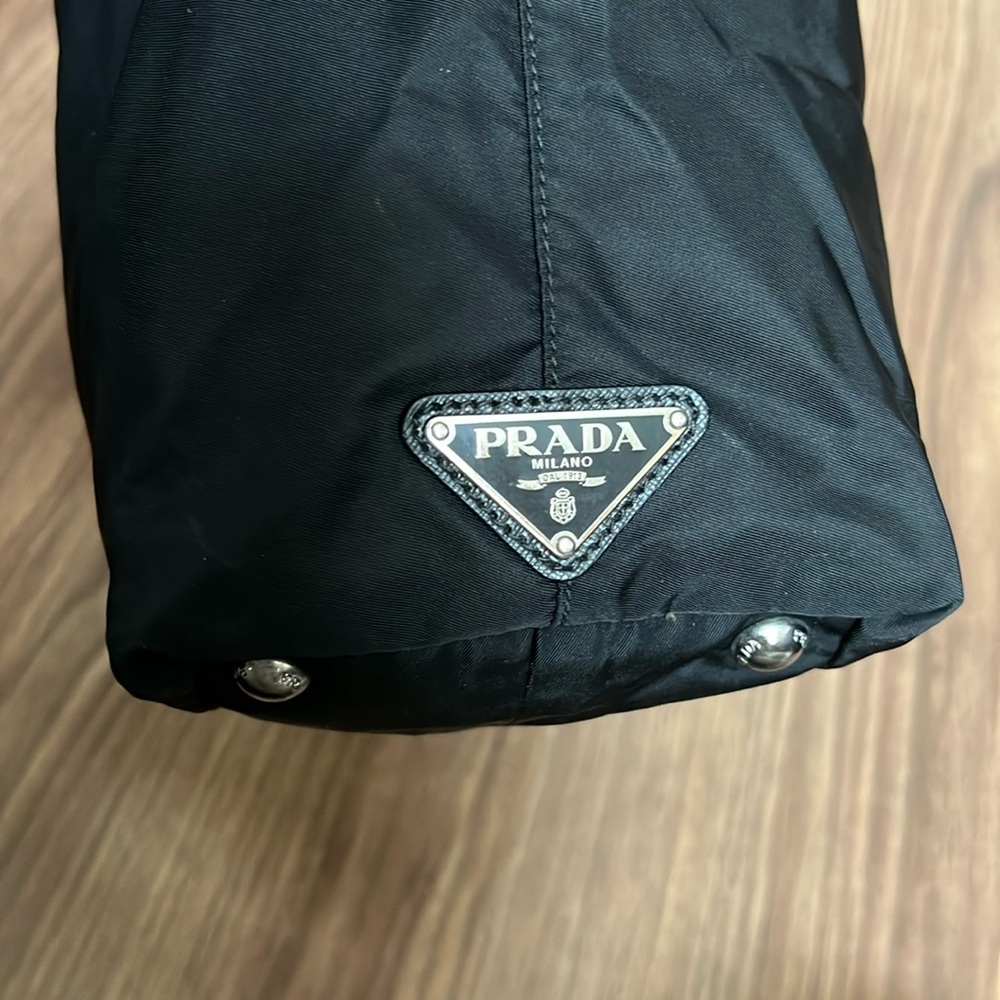 A220 - ๐ฏ % authentic Prada tote bag - Picture 11 of 16